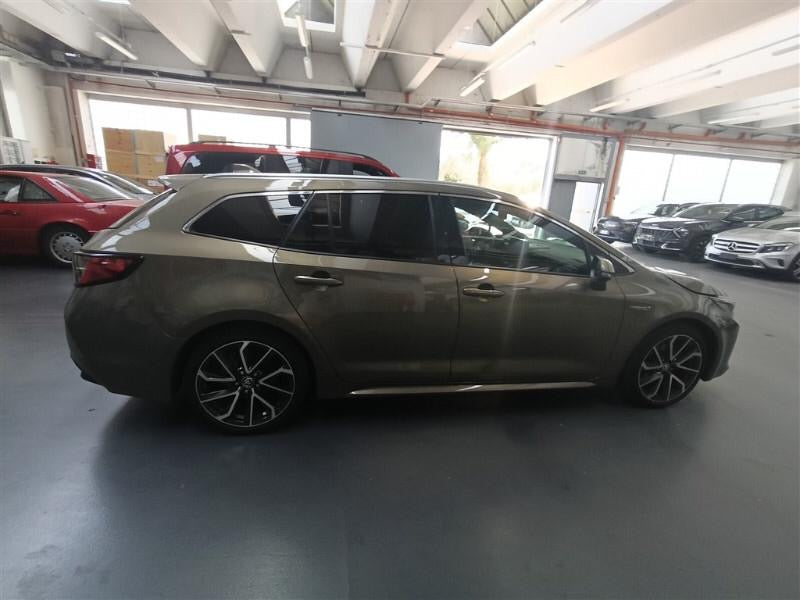 Toyota Corolla Hybrid 2.0